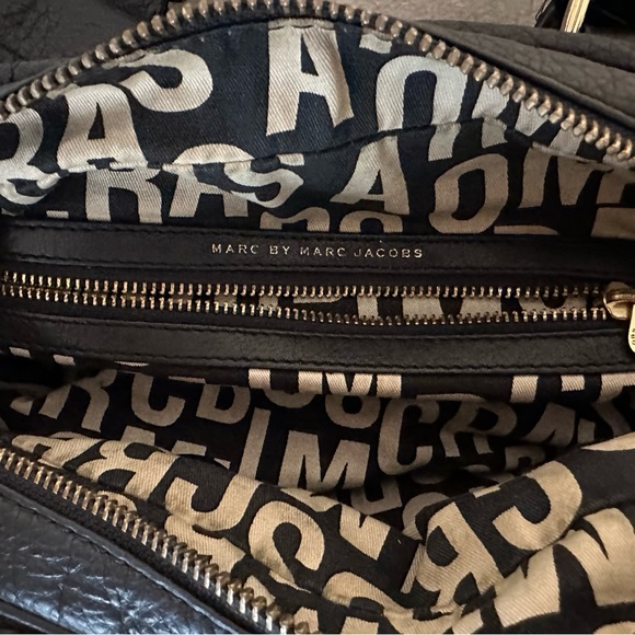 Marc by Marc Jacobs Classic Q Black Leather Shoulder Bag - Picture 2 of 9